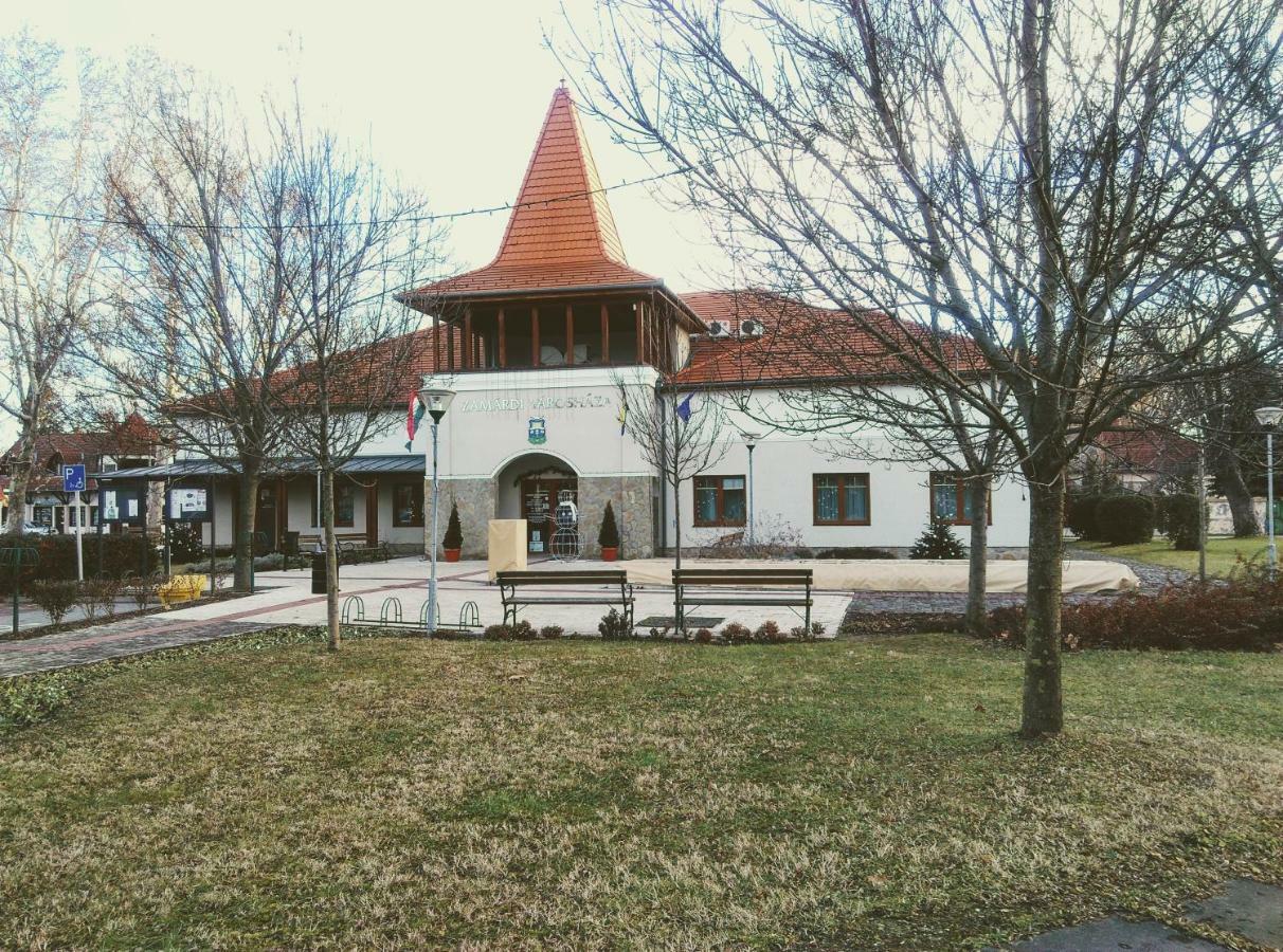 Fesztivál Nyaralóház Zamárdi Exterior foto